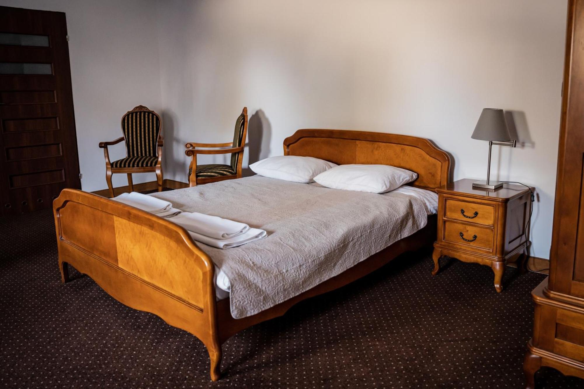 Hotel Przy Dworze Leśna Podlaska Eksteriør bilde