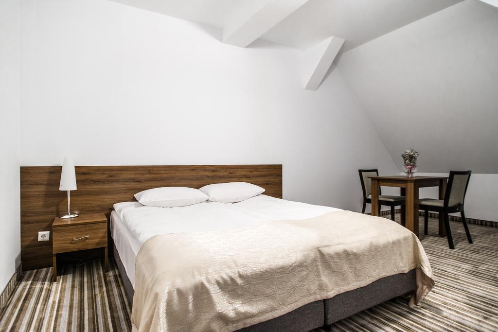 Hotel Przy Dworze Leśna Podlaska Rom bilde